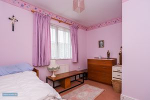 Bedroom- click for photo gallery